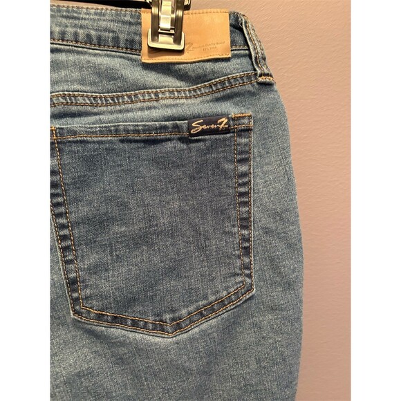 Seven7 Weekend Denim Shorts Womens Size 10 Medium Wash Blue Frayed Hem - Picture 12 of 14